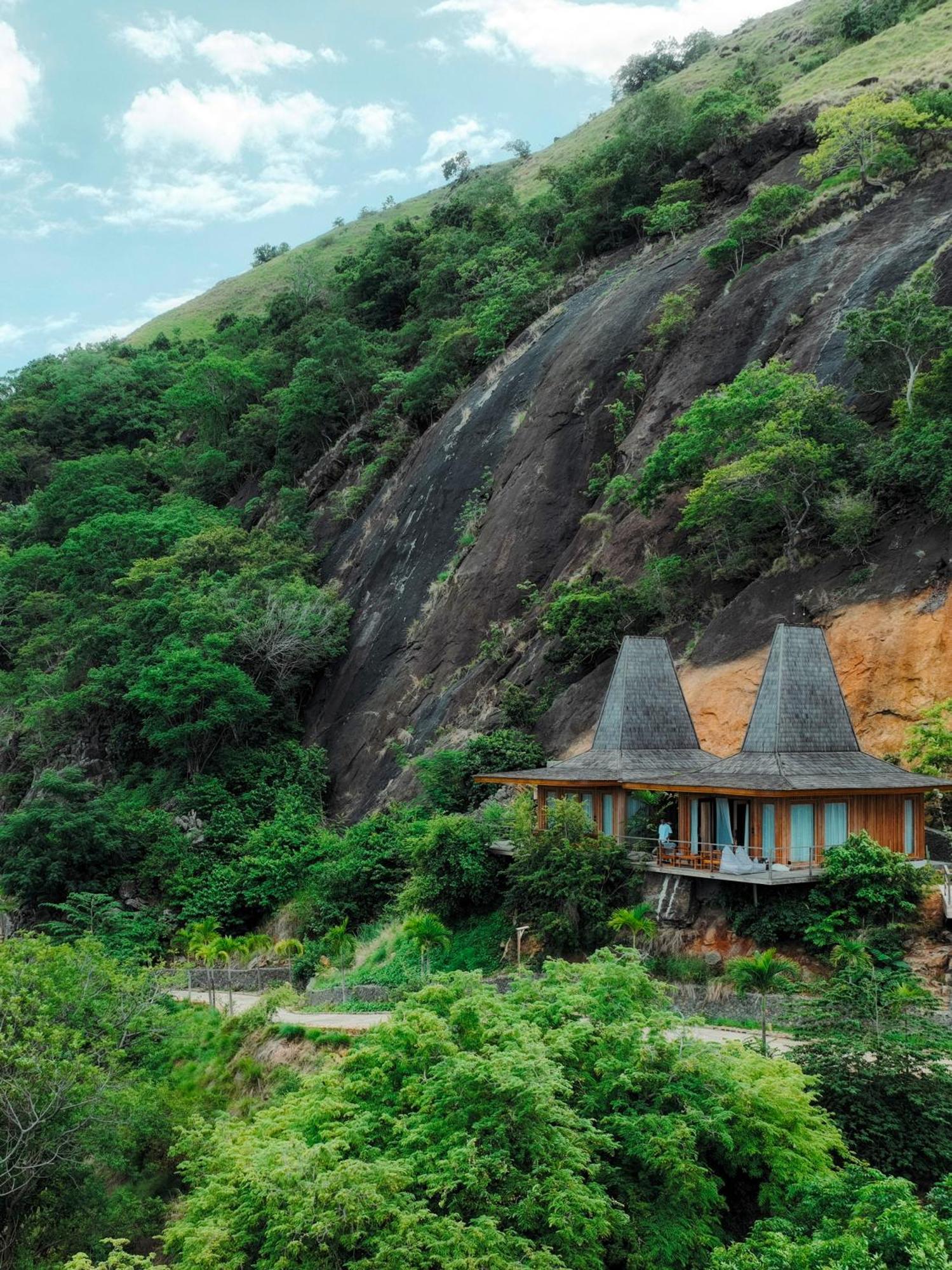 Hotel Menjaga Bay à Labuan Bajo Extérieur photo