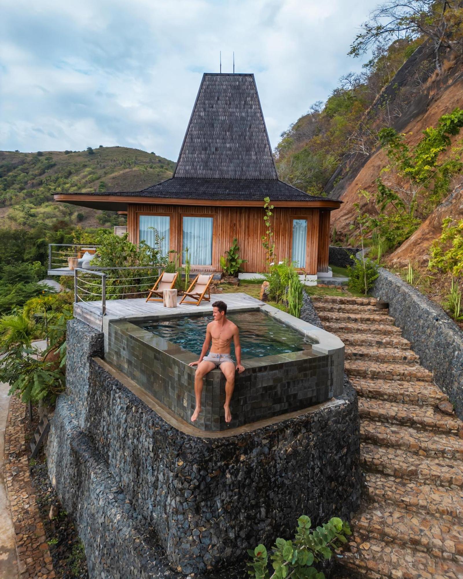 Hotel Menjaga Bay à Labuan Bajo Extérieur photo